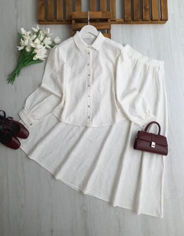 Nuzgi Kendinden Nakışlı Jakarlı Çilek Kumaş Takım