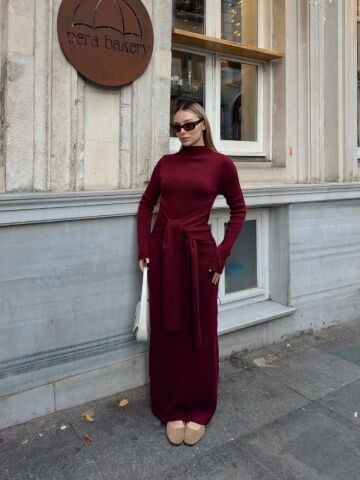 Belden Bağlamalı Fitilli Uzun Triko Elbise