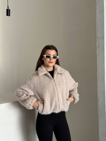 Ürün Adı: Gold Fermuar Detaylı İthal Keçe Ceket