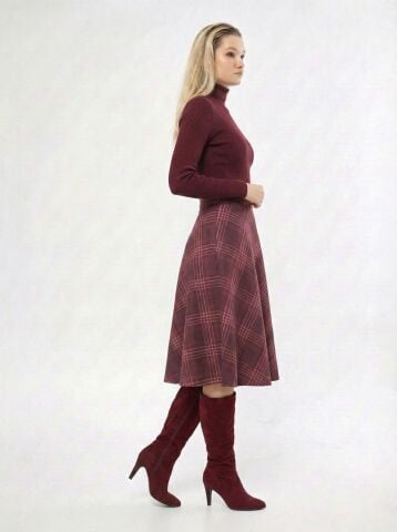 Klasik Şıklık: Yüksek Bel Verev Kesim Ekose Midi Etek