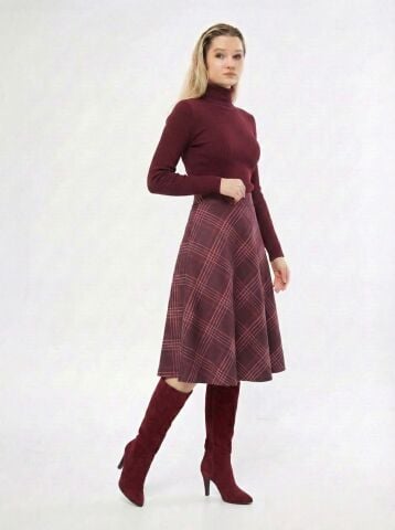 Klasik Şıklık: Yüksek Bel Verev Kesim Ekose Midi Etek